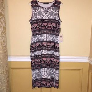IVANKA TRUMP 💕 Paisley Pattern Stretchy Dress